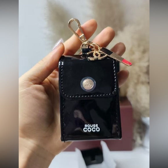 Black Patent Rouge Coco Pouch - Picture 10 of 10